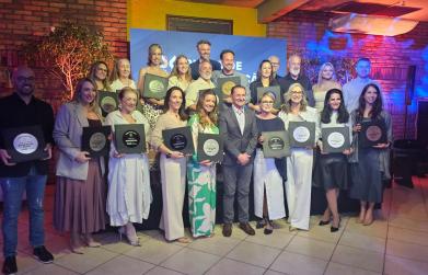 Vinte empresas recebem certificação do Hub de Eventos em cerimônia da CDL Caxias