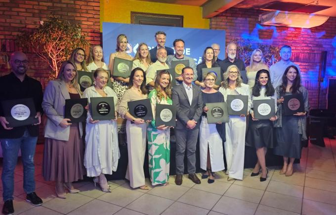 Vinte empresas recebem certificação do Hub de Eventos em cerimônia da CDL Caxias