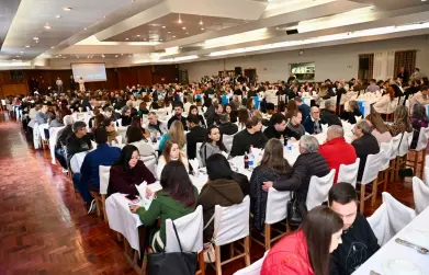 Almoço celebra o Dia do Comerciante e reúne 450 pessoas, em Caxias do Sul
