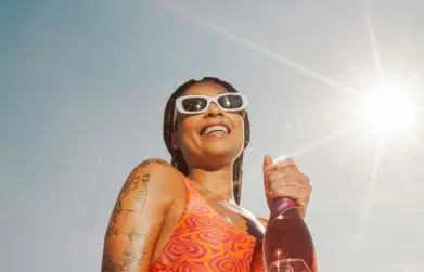Vinícola Aurora lança campanha de verão ‘Só dá Aurora’