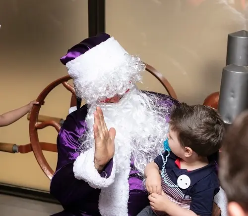 Fantástica Fábrica de Suco da Aurora terá a chegada do Papai Noel neste sábado (23)